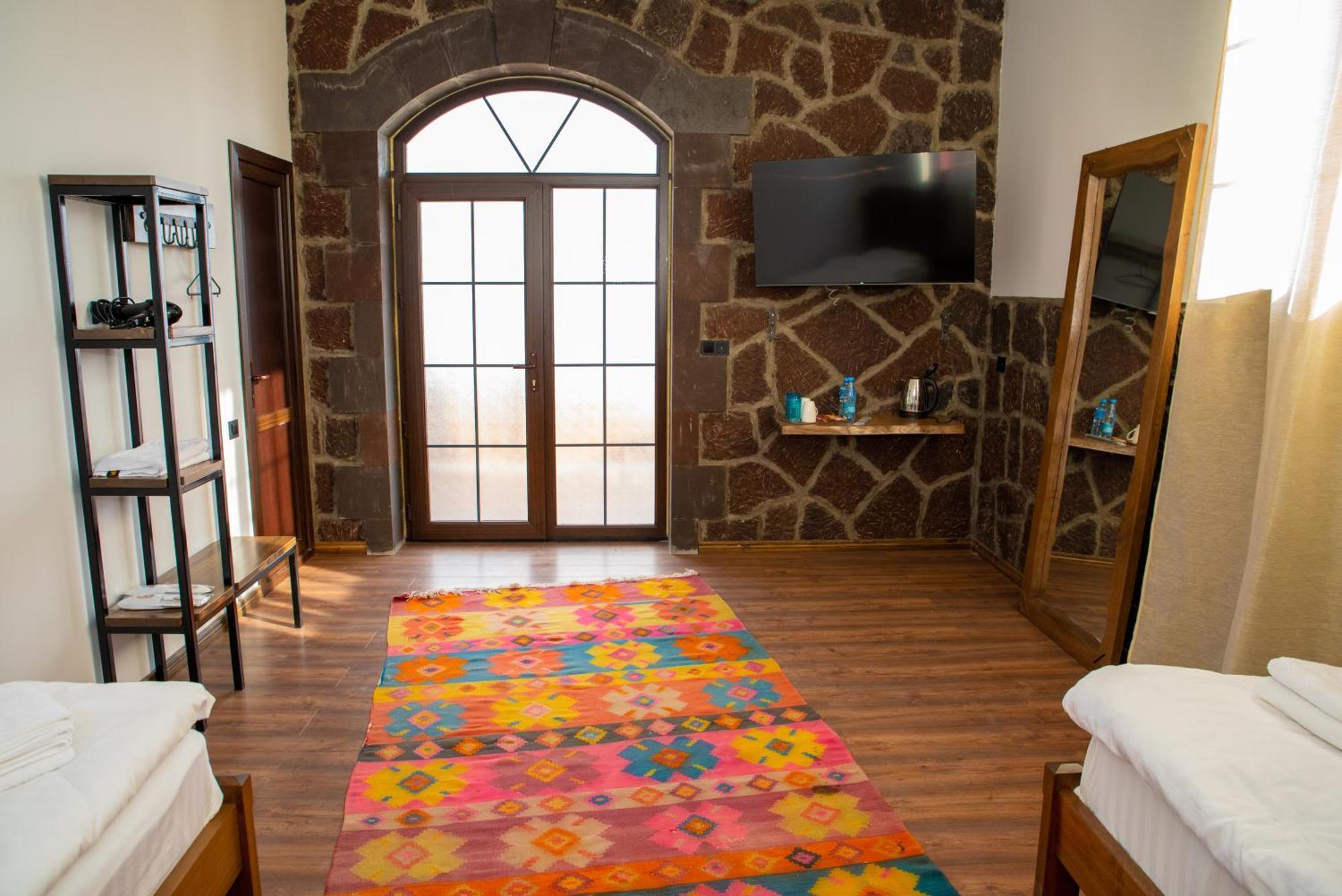 Khoreayi Dzor Goris Luaran gambar