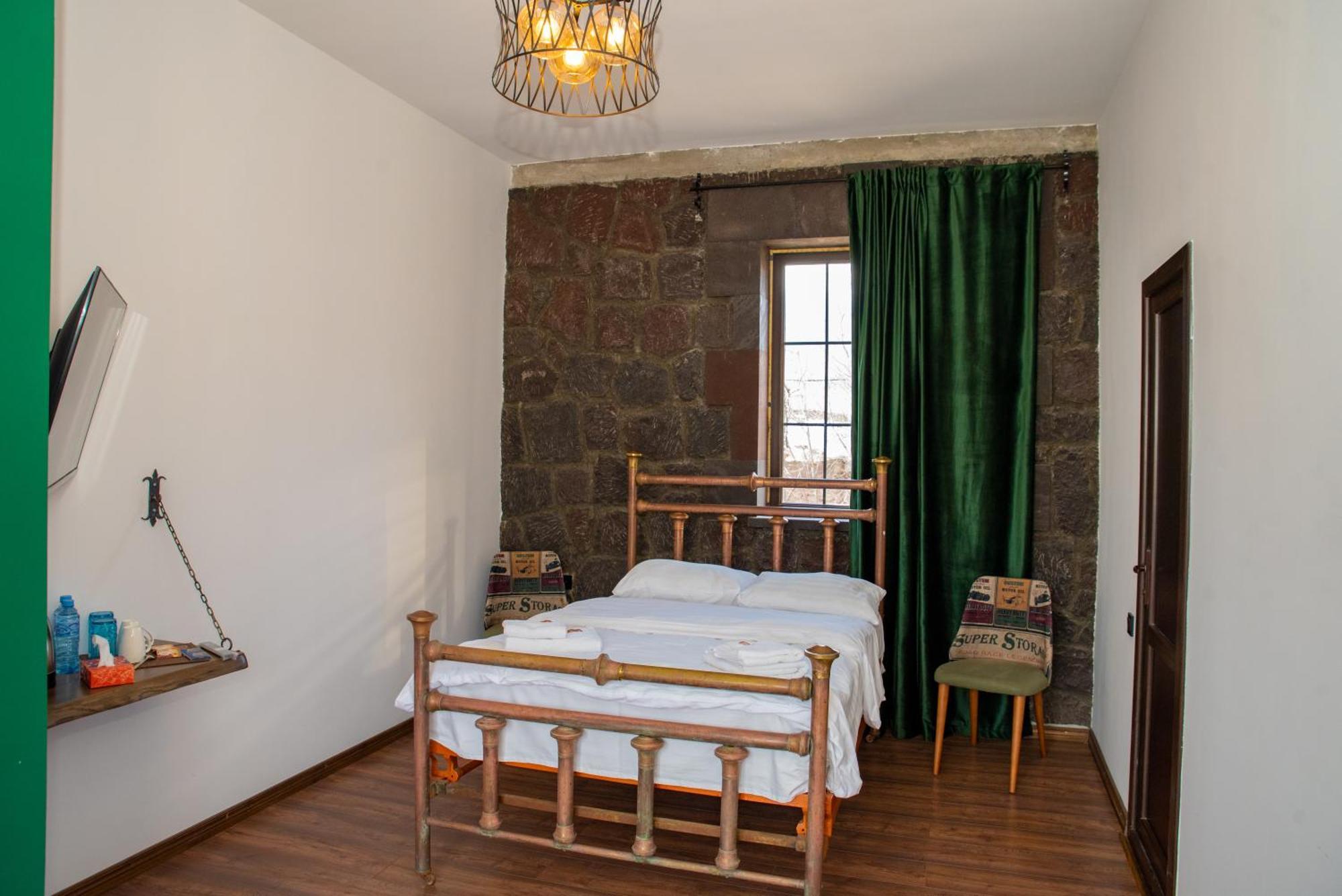 Khoreayi Dzor Goris Luaran gambar