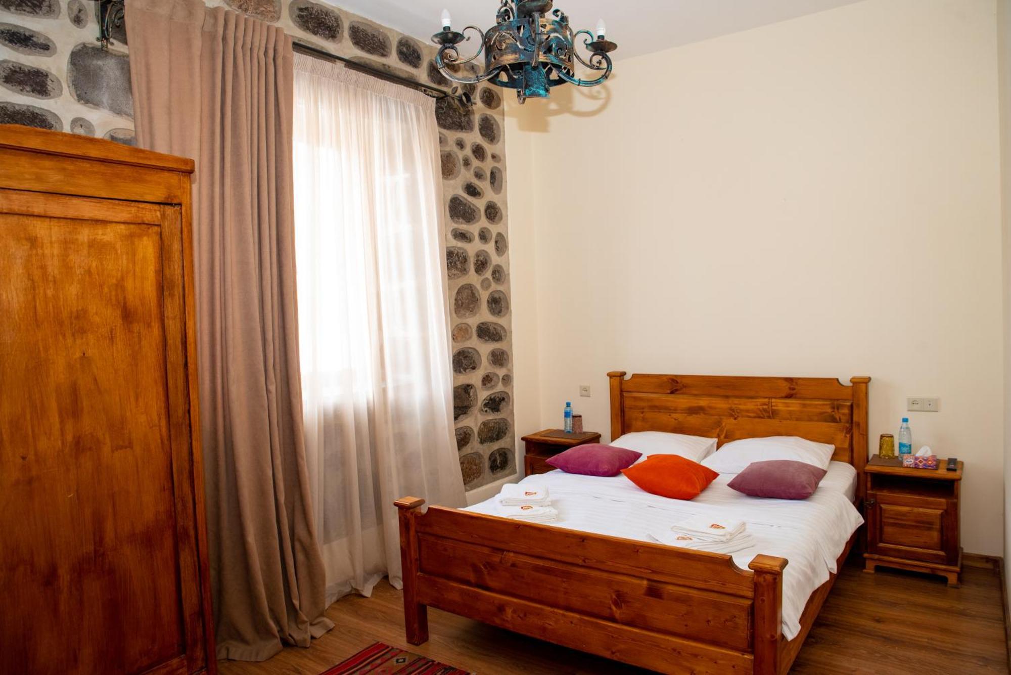 Khoreayi Dzor Goris Luaran gambar