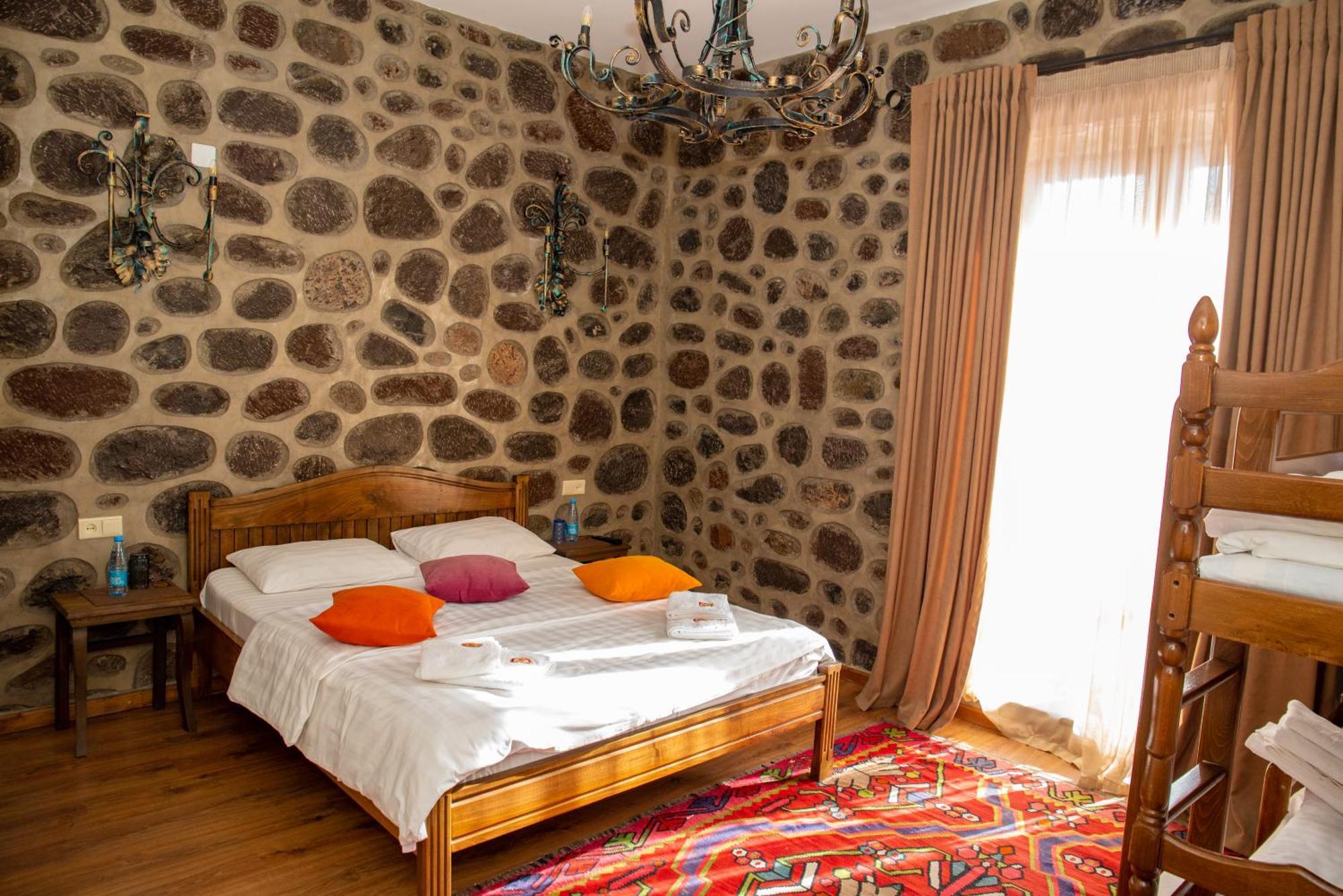Khoreayi Dzor Goris Luaran gambar